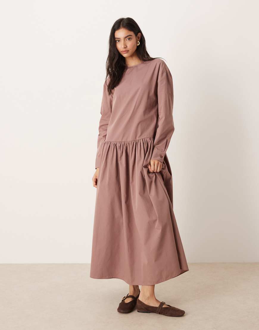 ASOS DESIGN - Langes Hängerkleid aus Baumwollpopeline in dunklem Taupe mit tief angesetzter Taille-Brown ASOS DESIGN - Langes Hängerkleid aus Baumwollpopeline in dunklem Taupe mit tief angesetzter Taille-Brown von ASOS DESIGN