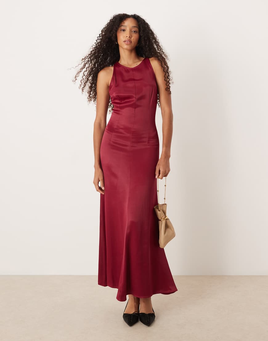 ASOS DESIGN - Langes Satin-Maxikleid in Rot mit Ringerrücken von ASOS DESIGN