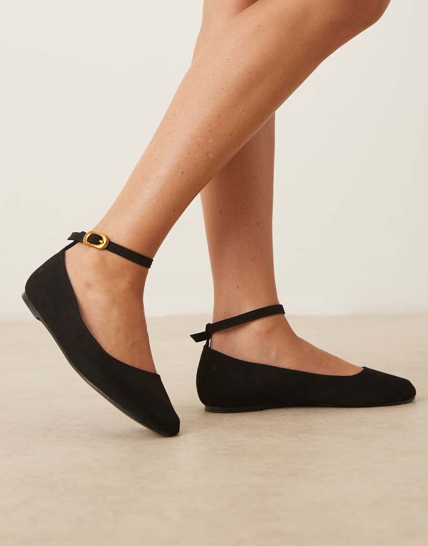 ASOS DESIGN - Lara - Ballerinas aus Wildlederimitat in Schwarz mit runder Zehenpartie von ASOS DESIGN