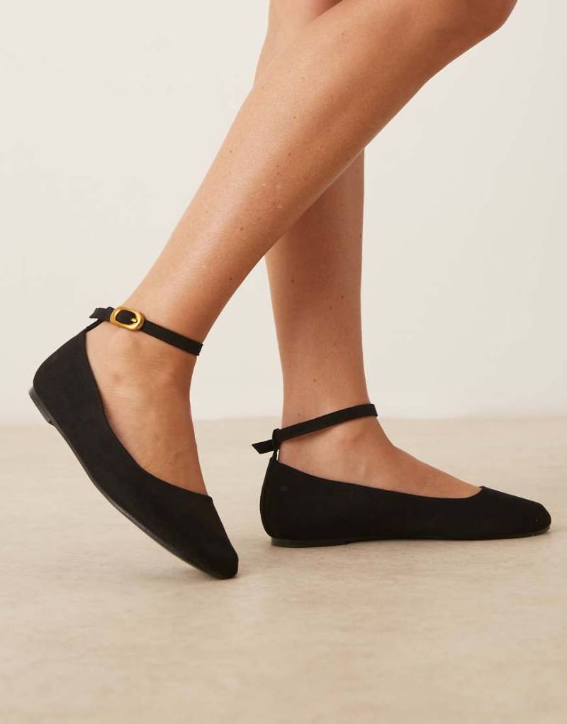 ASOS DESIGN - Lara - Ballerinas aus Wildlederimitat in Schwarz mit runder Zehenpartie von ASOS DESIGN