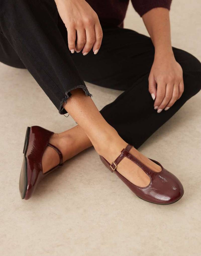 ASOS DESIGN - Latham - Mary-Jane-Ballerinas in burgunderroter Lackoptik von ASOS DESIGN