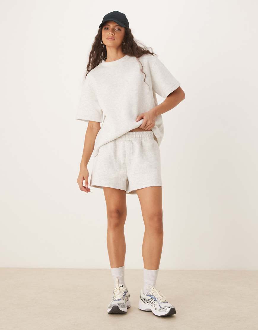 ASOS DESIGN - Laufshorts in grau meliert mit breiter Rippstruktur, Kombiteil ASOS DESIGN - Laufshorts in grau meliert mit breiter Rippstruktur, Kombiteil von ASOS DESIGN