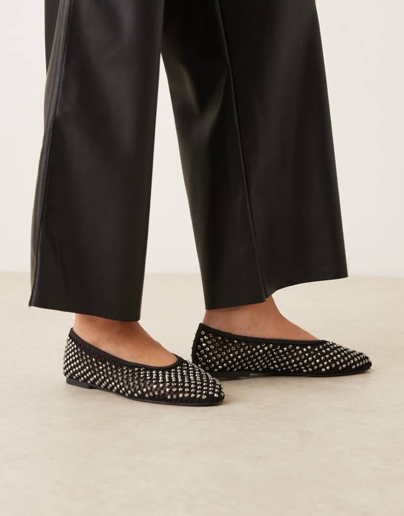ASOS DESIGN - Lawn - Verzierte Ballerinas in Schwarz von ASOS DESIGN
