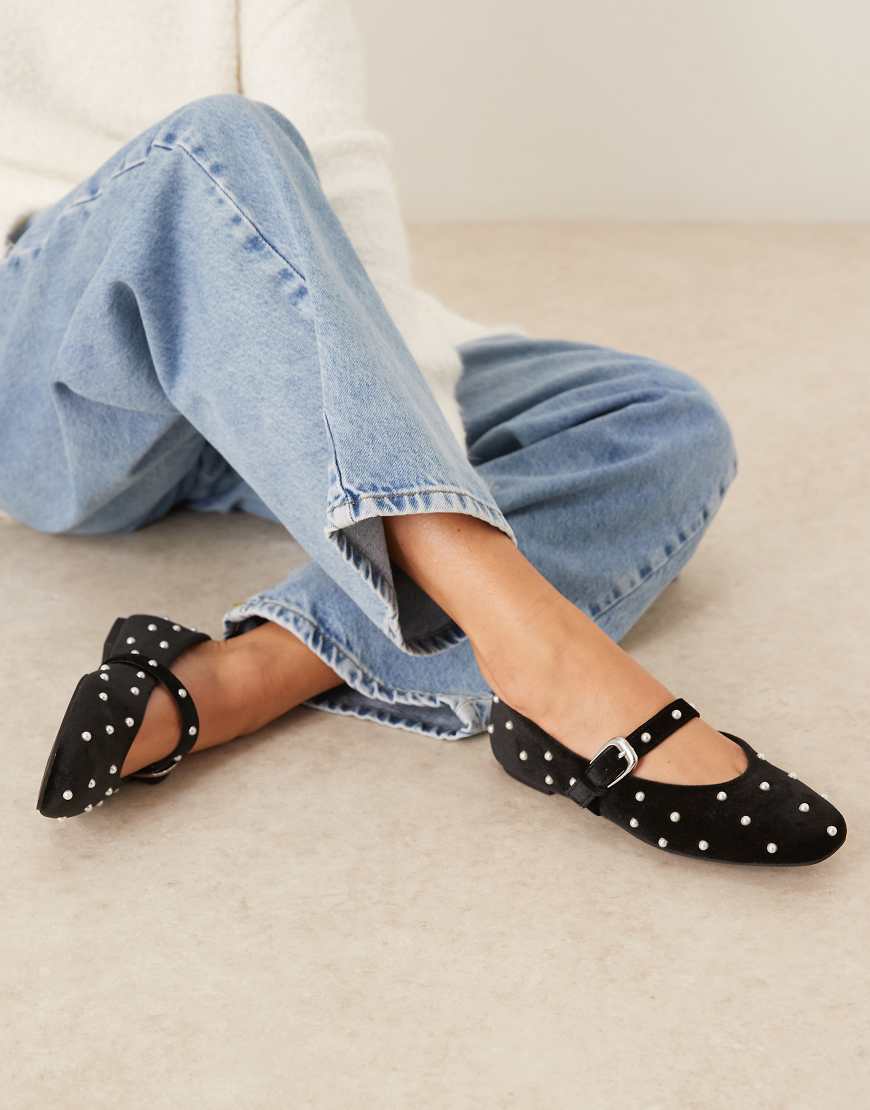 ASOS DESIGN - Leah - Mary-Jane-Ballerinas in Schwarz aus Samt mit Perlenverzierung von ASOS DESIGN