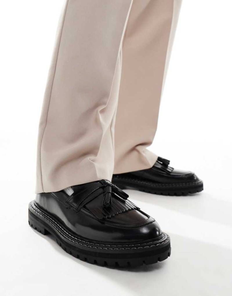 ASOS DESIGN - Leder-Loafer in Schwarz mit Kontrastnaht von ASOS DESIGN
