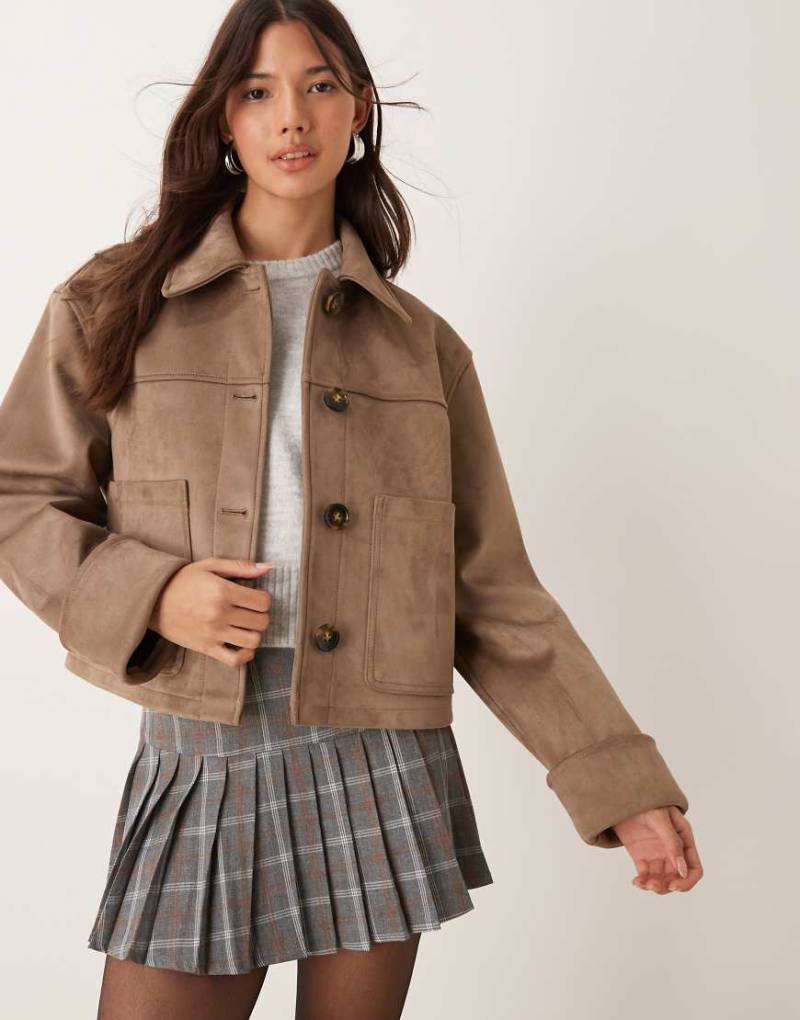 ASOS DESIGN - Lederjacke aus hochwertigem Wildlederimitat in Beige mit hohem Kragen-Neutral von ASOS DESIGN
