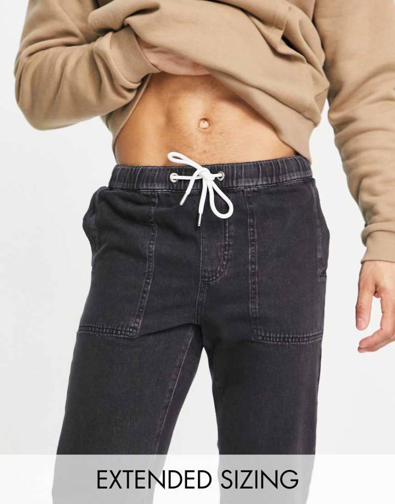 ASOS DESIGN - Legere, leichte Jeans-Jogginghose in verwaschenem Schwarz von ASOS DESIGN