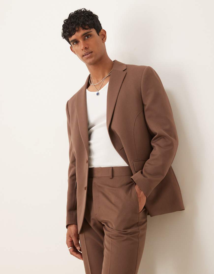 ASOS DESIGN - Legere Anzugjacke in Braun mit französischer Nahtverzierung von ASOS DESIGN
