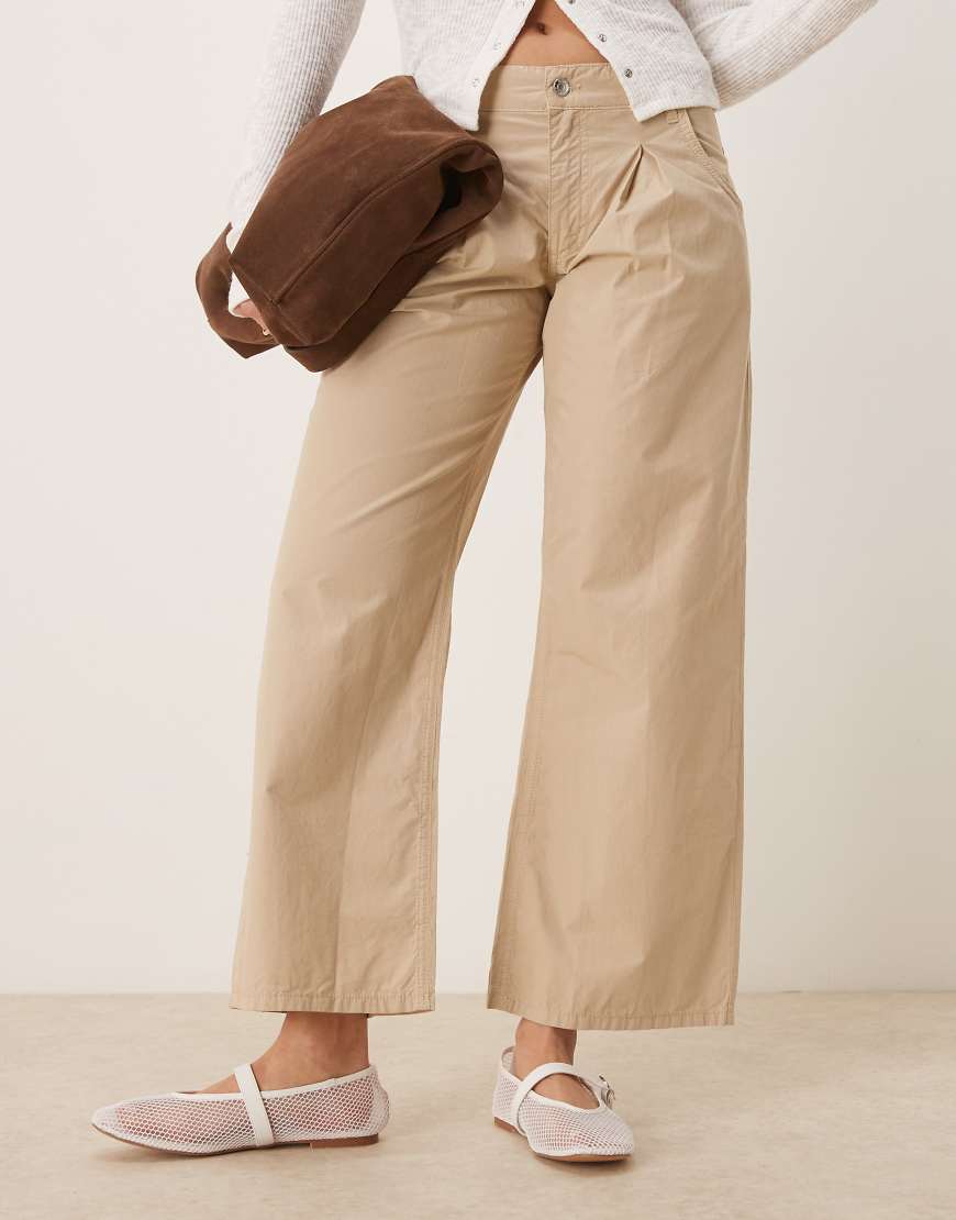 ASOS DESIGN - Legere Hose in Beige mit weitem Bein und Bundfalten-Neutral von ASOS DESIGN