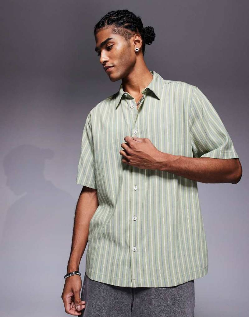 ASOS DESIGN - Legeres, gestreiftes Hemd in Grün-Blau von ASOS DESIGN