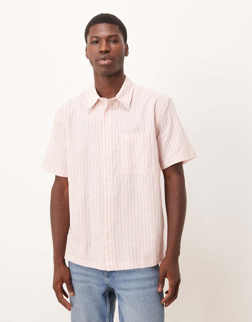 ASOS DESIGN - Legeres Hemd mit rosa Streifen ASOS DESIGN - Legeres Hemd mit rosa Streifen von ASOS DESIGN