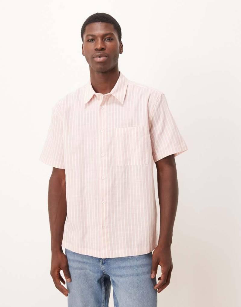ASOS DESIGN - Legeres Hemd mit rosa Streifen von ASOS DESIGN