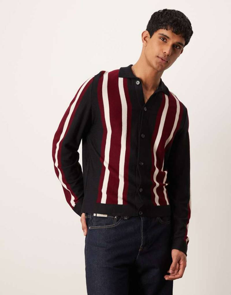 ASOS DESIGN - Legeres Strick-Polohemd in Marineblau mit Streifen und Knopfleiste von ASOS DESIGN
