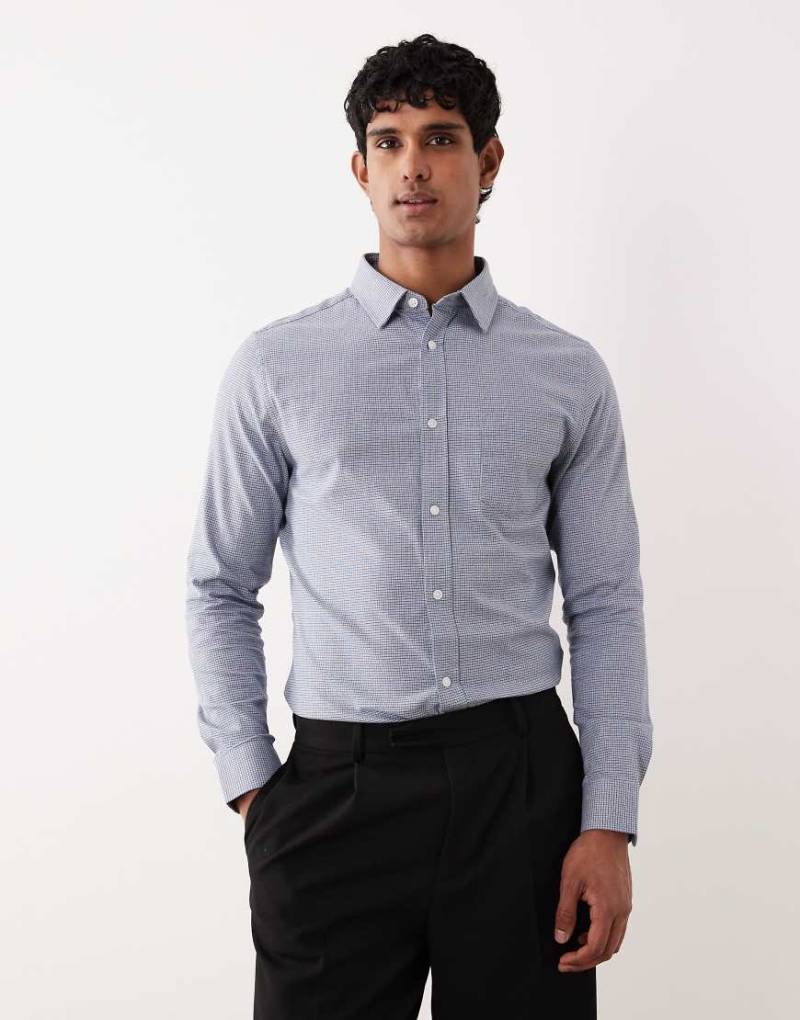 ASOS DESIGN - Leicht zu bügelndes Slim-Fit-Hemd in kariertem Blau von ASOS DESIGN