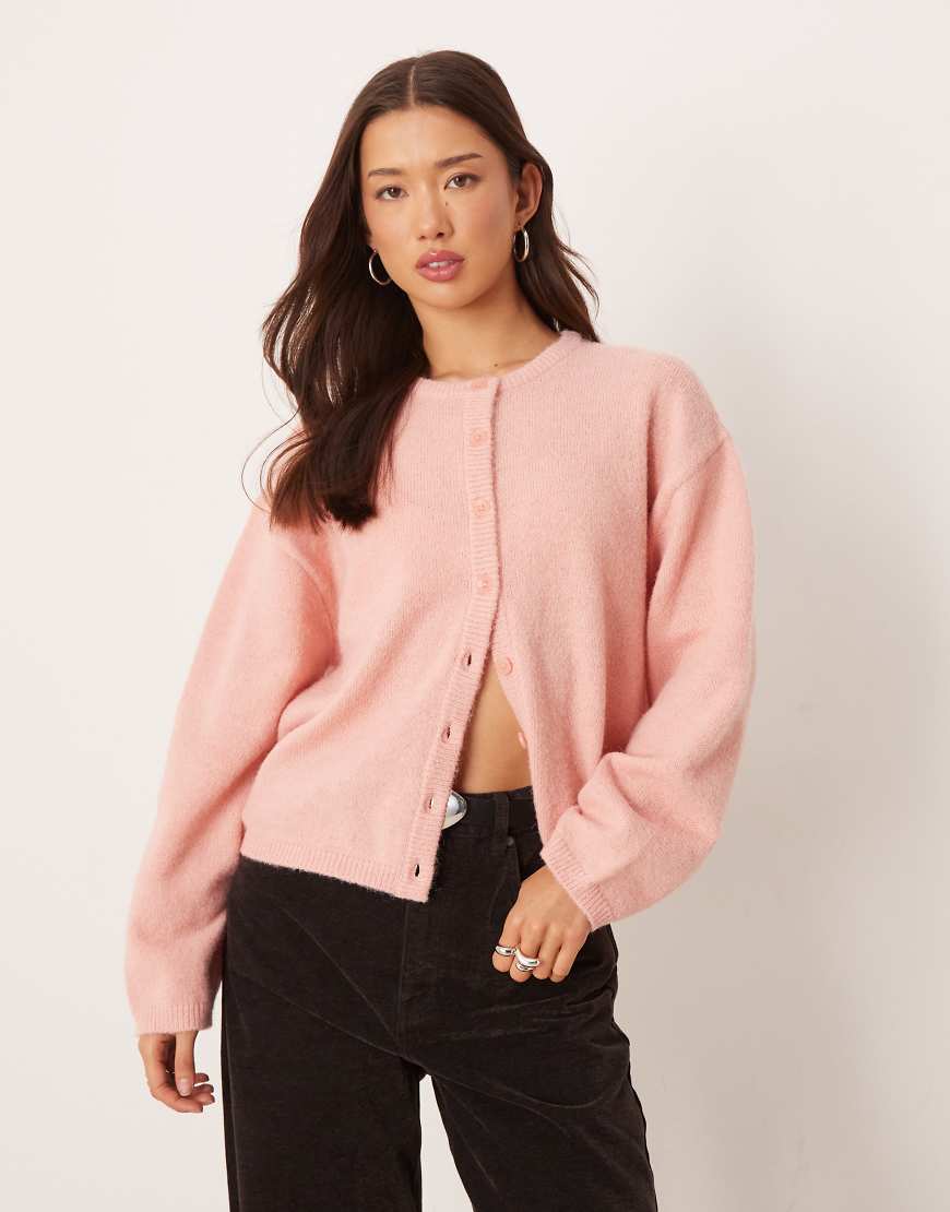 ASOS DESIGN - Leichte, locker geschnittene Strickjacke in Rosa von ASOS DESIGN