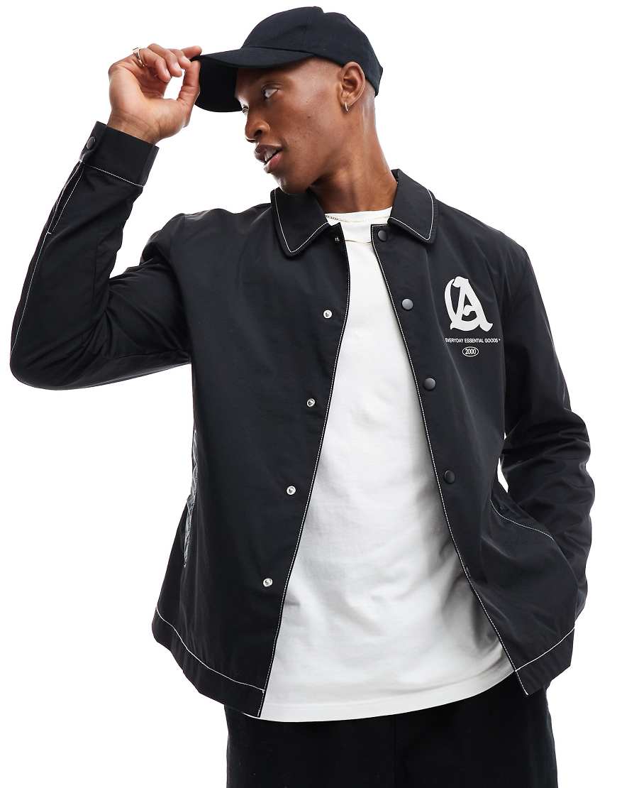 ASOS DESIGN - Leichte Harrington-Jacke in Schwarz mit Rückenprint ASOS DESIGN - Leichte Harrington-Jacke in Schwarz mit Rückenprint von ASOS DESIGN