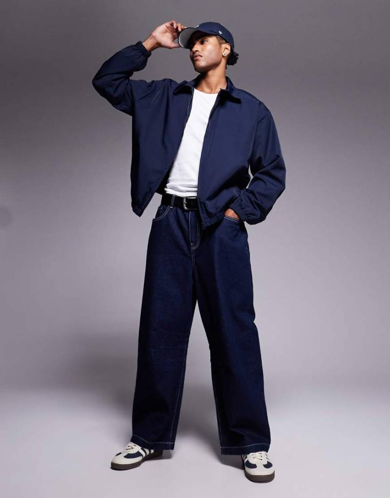 ASOS DESIGN - Leichte Harrington-Jacke in Marineblau von ASOS DESIGN