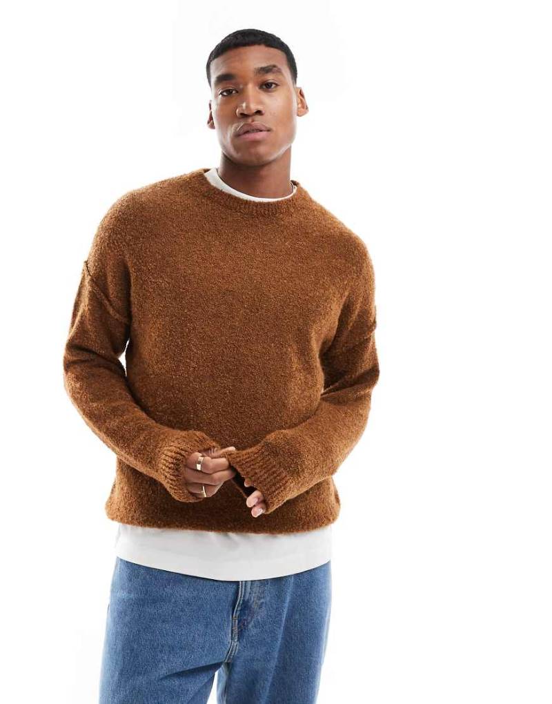 ASOS DESIGN - Leichter, strukturierter Strickpullover in Rostrot mit Rundhalsausschnitt und lockerer Passform-Neutral von ASOS DESIGN