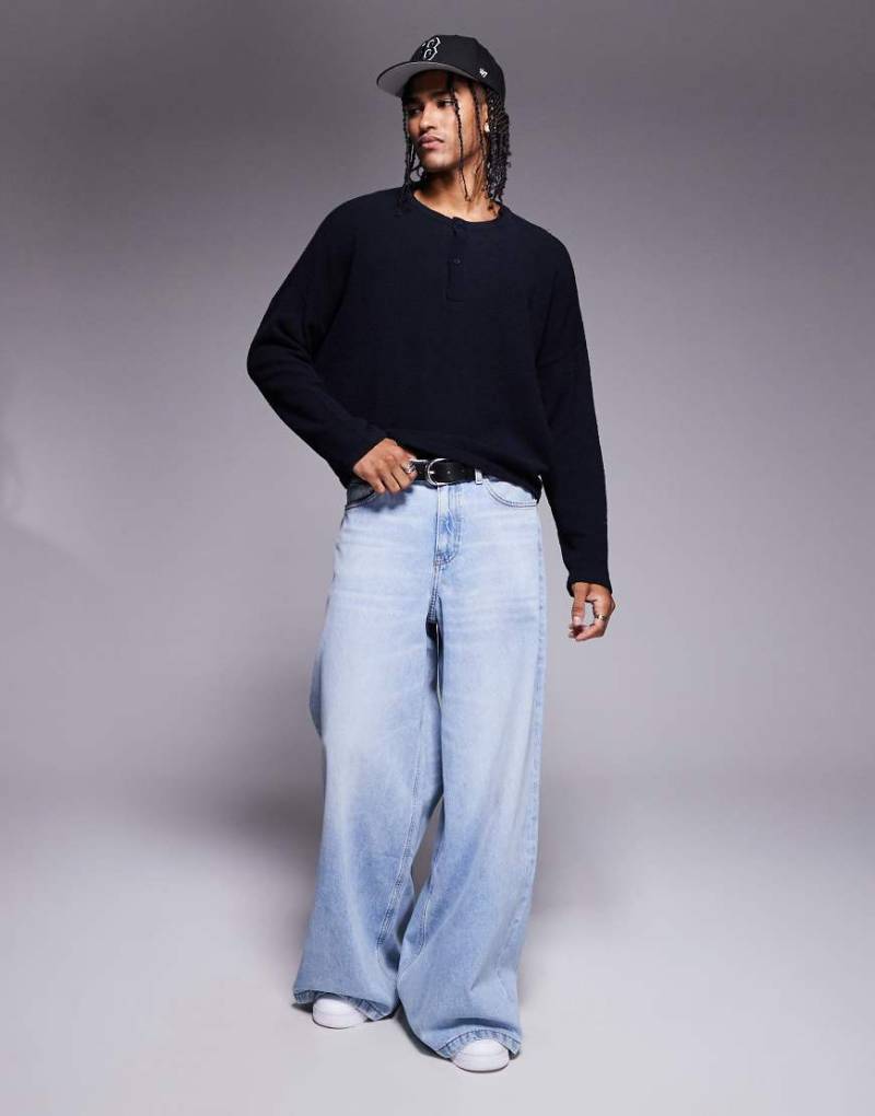 ASOS DESIGN - Leichter Super-Oversize-Pullover im Cropped-Schnitt in Marineblau aus Bouclé-Strick von ASOS DESIGN