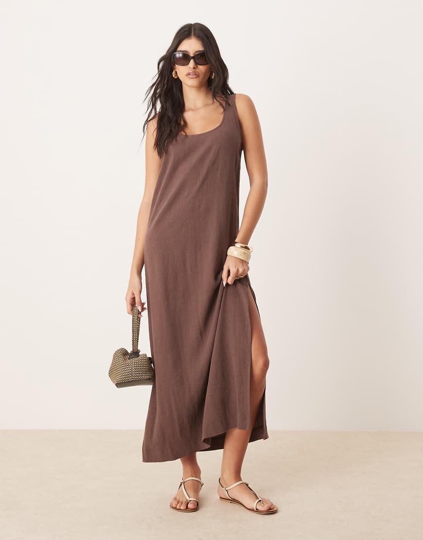 ASOS DESIGN - Leinen-Midikleid in Bitterschokoladen-Braun mit U-Ausschnitt ASOS DESIGN - Leinen-Midikleid in Bitterschokoladen-Braun mit U-Ausschnitt von ASOS DESIGN
