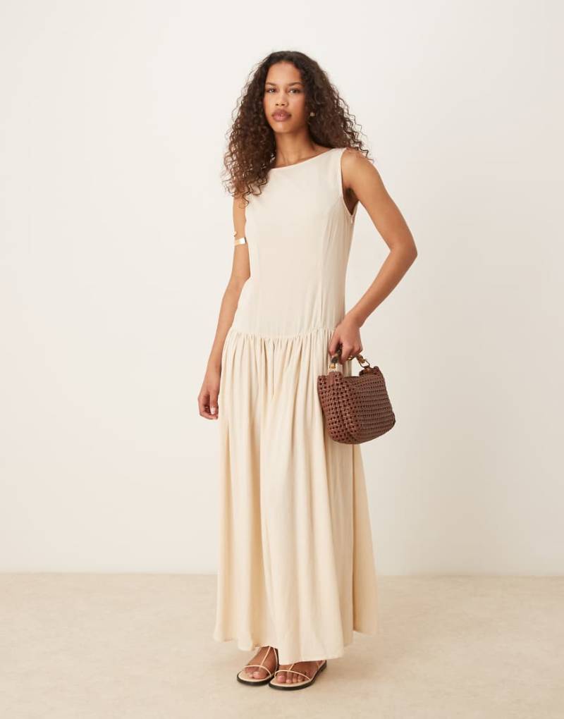 ASOS DESIGN - Leinenmix-Maxikleid in Beige mit tiefer Taille und tiefem Rückenausschnitt-Neutral von ASOS DESIGN