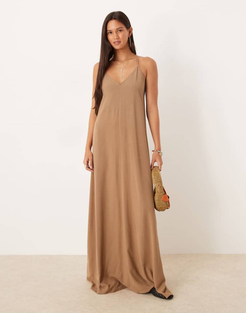 ASOS DESIGN - Leinenmix-Maxikleid in Braun mit Riemchen-Trägern von ASOS DESIGN