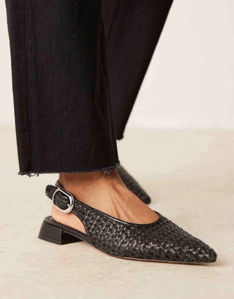 ASOS DESIGN - Leonora - Ballerinas in Schwarz mit Fersenriemen und Webmuster von ASOS DESIGN