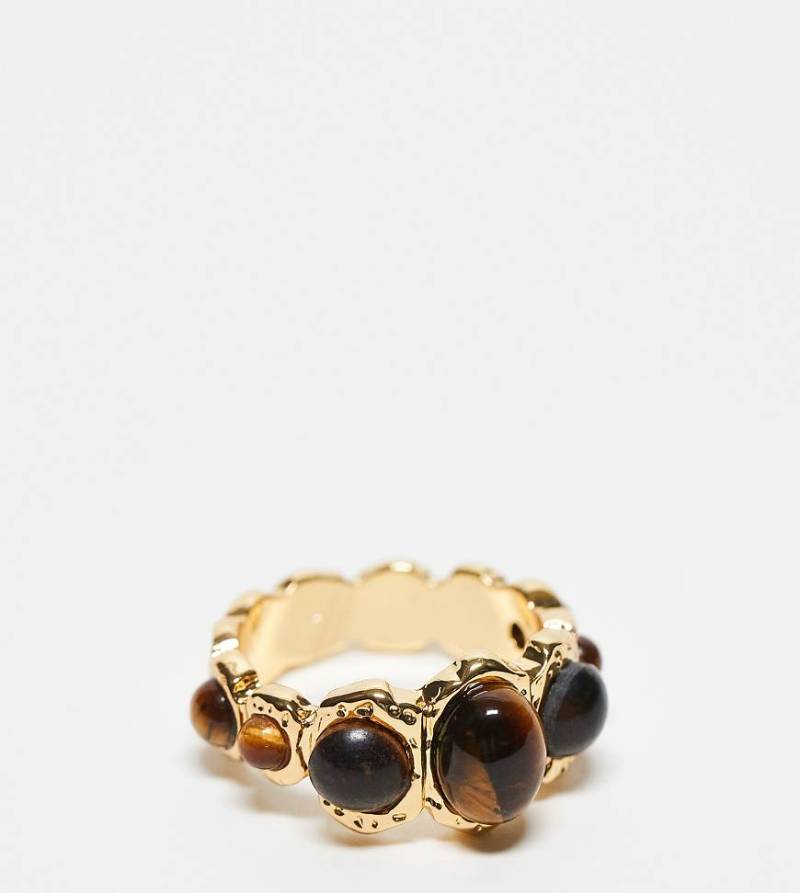 ASOS DESIGN - Limited Edition - Ring mit echten Tigerauge-Halbedelsteinen und 14-Karat-Vergoldung-Goldfarben von ASOS DESIGN