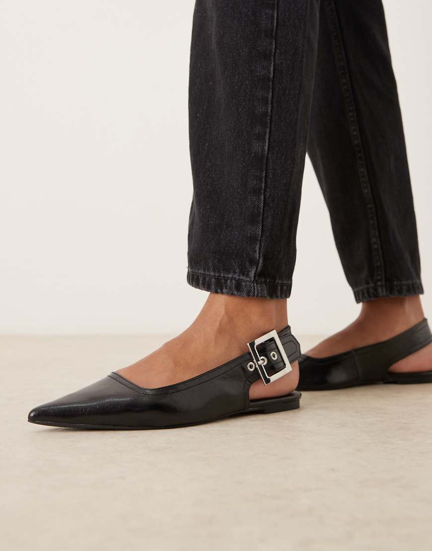 ASOS DESIGN - Linear - Ballerinas in Schwarz mit Fersenriemen und Schnallendetail ASOS DESIGN - Linear - Ballerinas in Schwarz mit Fersenriemen und Schnallendetail von ASOS DESIGN