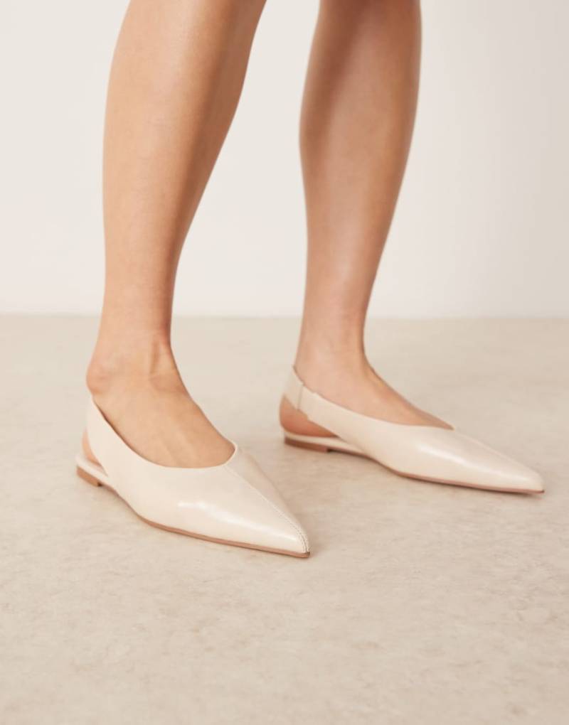 ASOS DESIGN - Linford - Ballerinas in Wollweiß mit Fersenriemchen von ASOS DESIGN