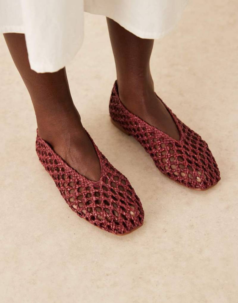 ASOS DESIGN - Linus - Schlichte, gewebte Ballerinas in Burgunderrot ASOS DESIGN - Linus - Schlichte, gewebte Ballerinas in Burgunderrot von ASOS DESIGN