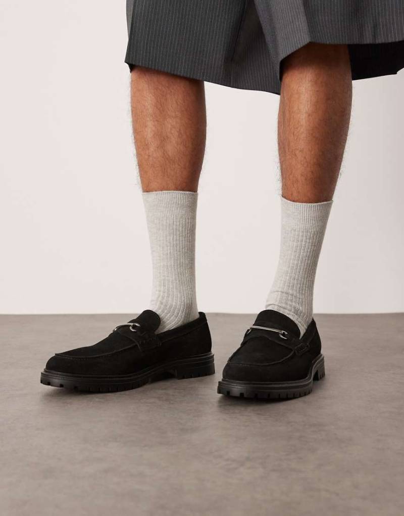 ASOS DESIGN - Loafer aus Wildleder in Schwarz mit dicker Sohle und Trense von ASOS DESIGN