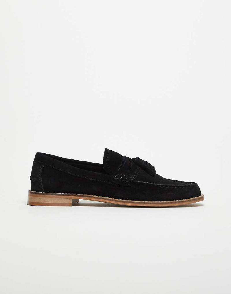 ASOS DESIGN - Loafer aus schwarzem Leder mit Quasten von ASOS DESIGN