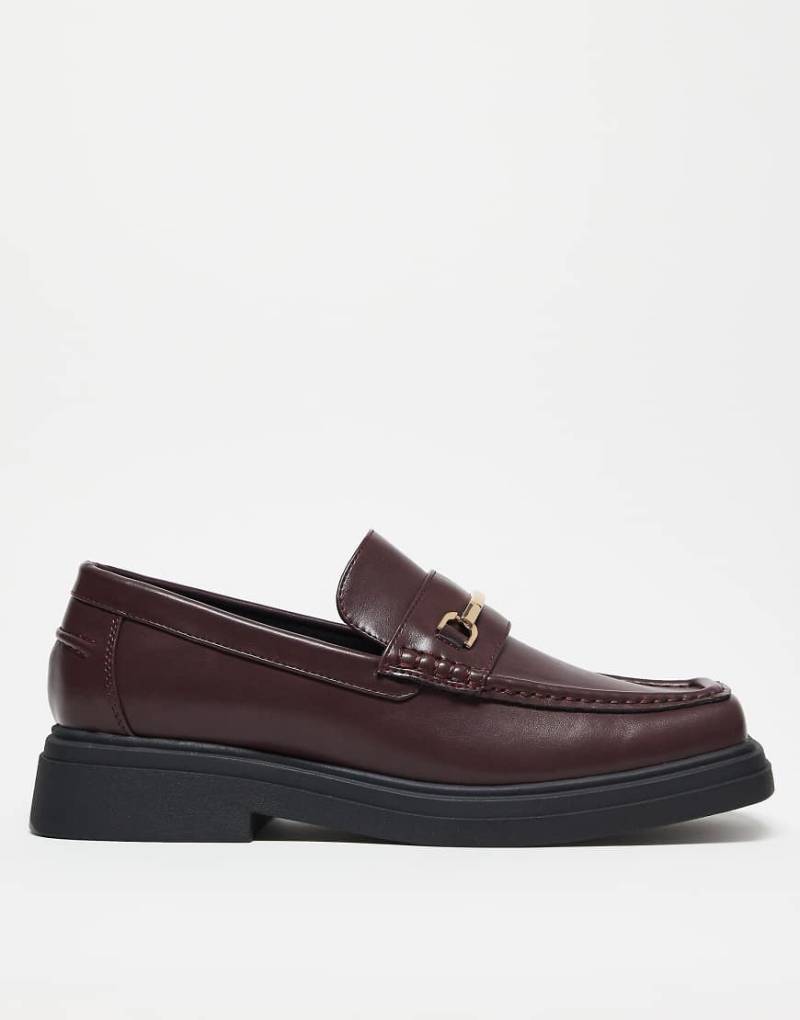 ASOS DESIGN - Loafer in Burgunderrot mit eckiger Zehenpartie von ASOS DESIGN