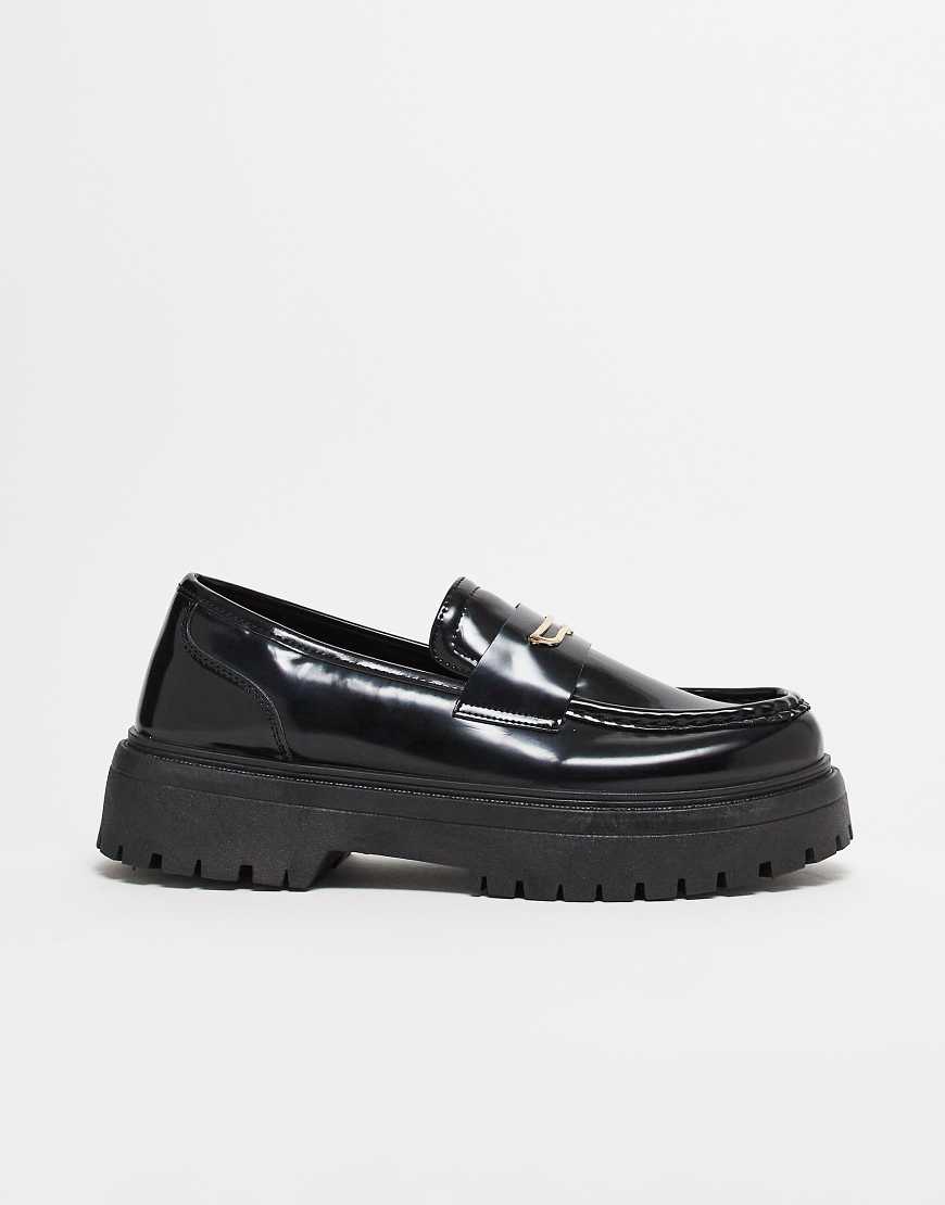 ASOS DESIGN - Loafer in Schwarz mit dicker Sohle und Trensendetail ASOS DESIGN - Loafer in Schwarz mit dicker Sohle und Trensendetail von ASOS DESIGN