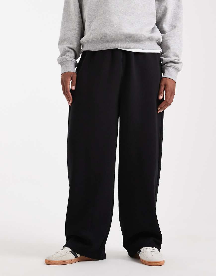ASOS DESIGN - Locker geschnittene Basic-Jogginghose in Schwarz von ASOS DESIGN