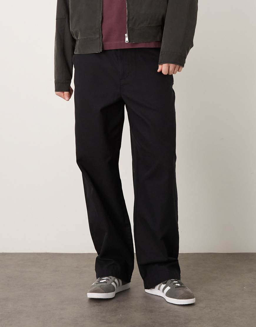 ASOS DESIGN - Locker geschnittene Chinohose in Schwarz mit geradem Schnitt von ASOS DESIGN