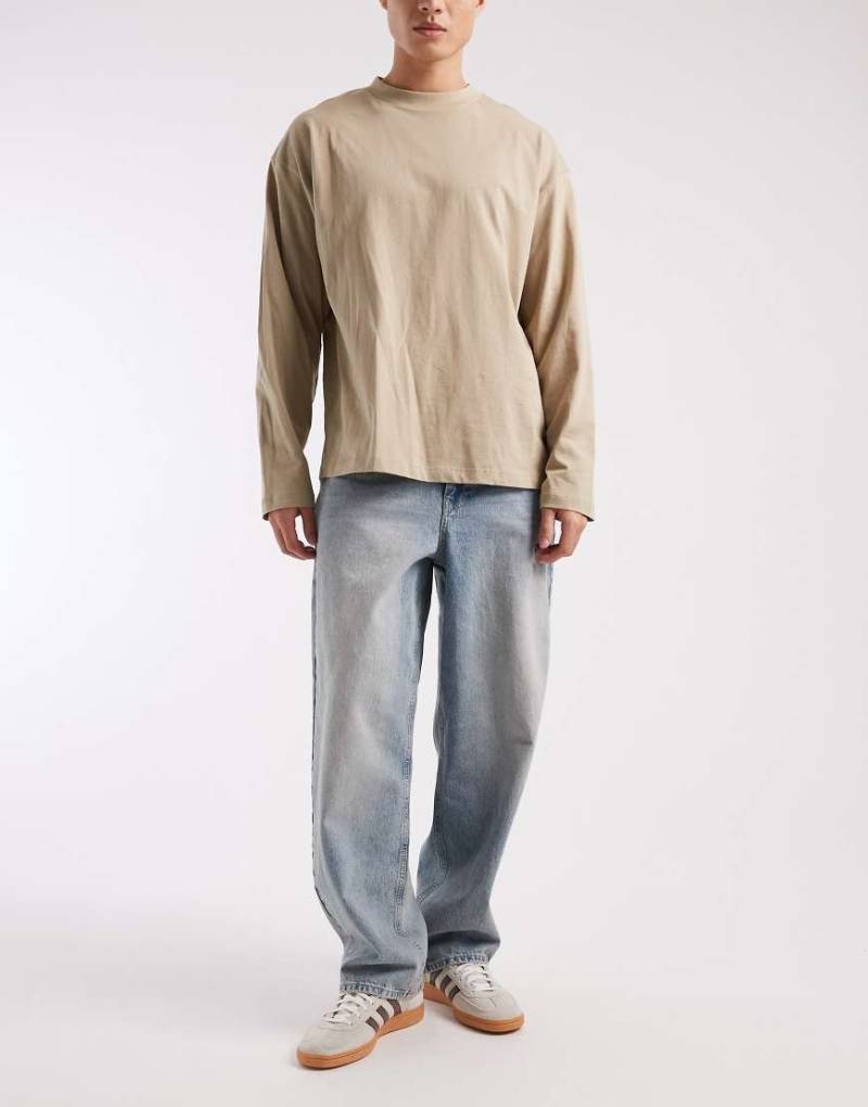 ASOS DESIGN - Locker geschnittene Jeans mit geradem Bein in verwaschenem Blau-Marineblau von ASOS DESIGN