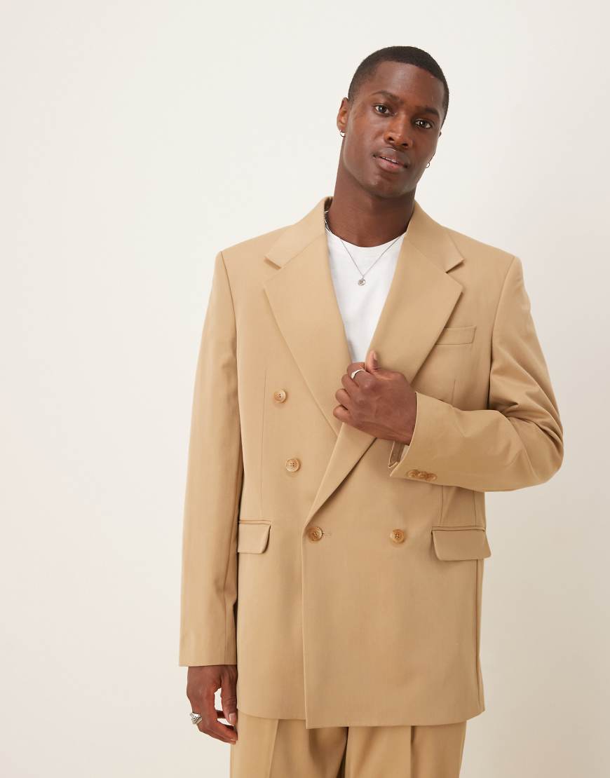 ASOS DESIGN - Locker geschnittene Longline-Anzugjacke in Camel-Neutral von ASOS DESIGN