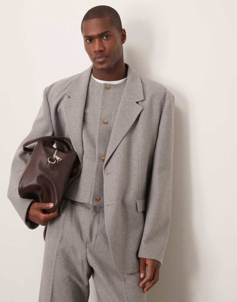 ASOS DESIGN - Locker geschnittene Oversize-Anzugjacke aus Filz in Hellgrau von ASOS DESIGN