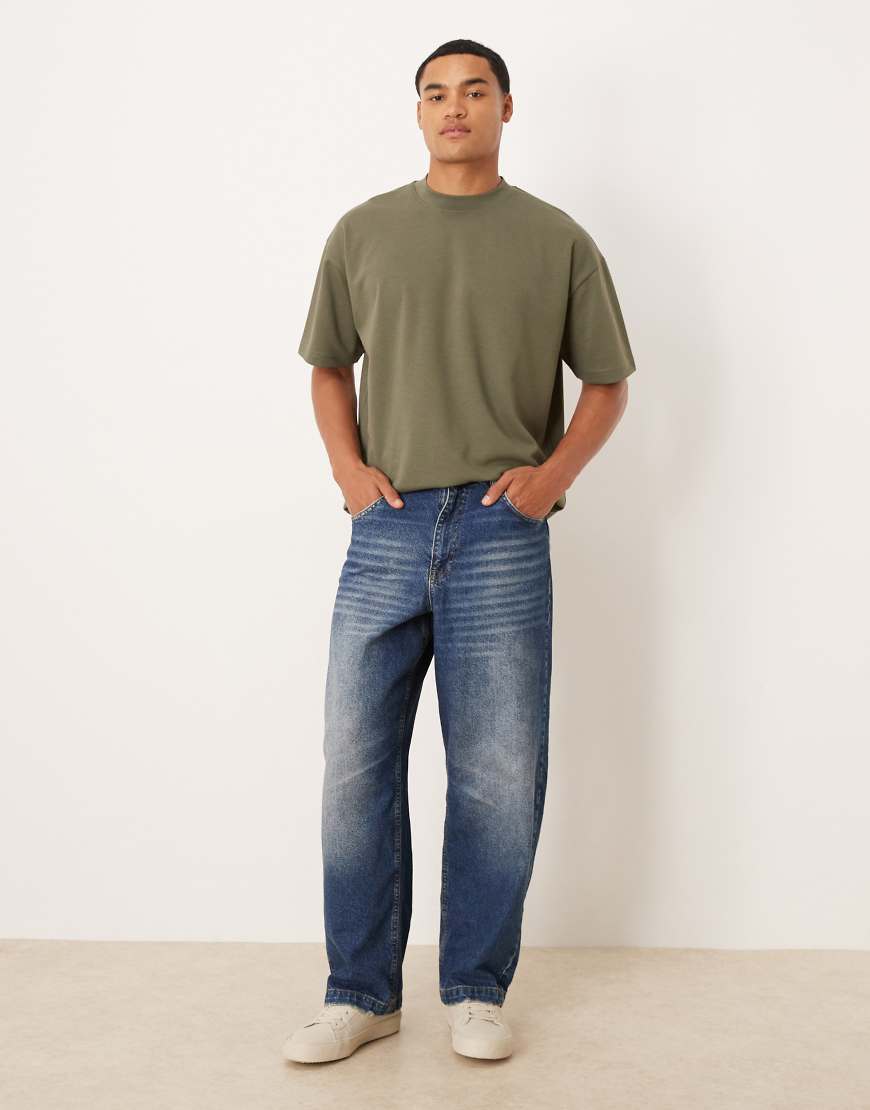ASOS DESIGN - Locker geschnittene Straight Jeans in verwaschenem Mittelblau ASOS DESIGN - Locker geschnittene Straight Jeans in verwaschenem Mittelblau von ASOS DESIGN
