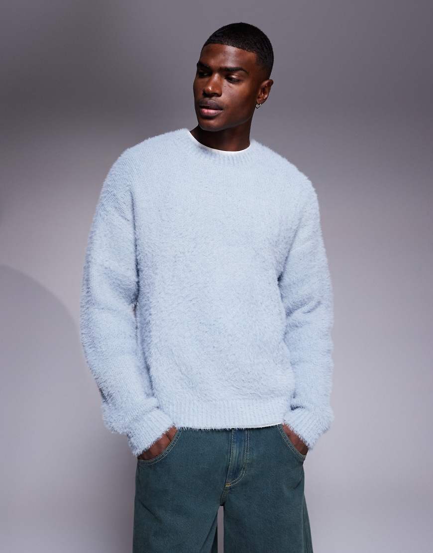 ASOS DESIGN - Locker geschnittener, flauschiger Strickpullover in Blau mit Rundhalsausschnitt von ASOS DESIGN