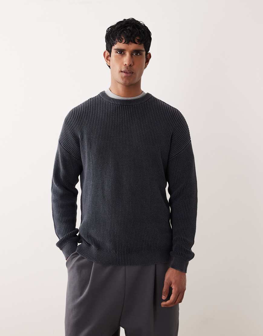 ASOS DESIGN - Locker geschnittener, gerippter Strickpullover in Marineblau mit Rundhalsausschnitt und Acid-Waschung von ASOS DESIGN