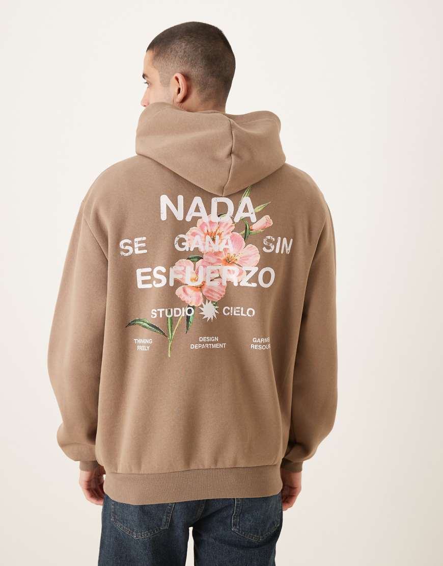 ASOS DESIGN - Locker geschnittener, kastiger Kapuzenpullover in Hellbraun mit Blumenprint-Brown von ASOS DESIGN