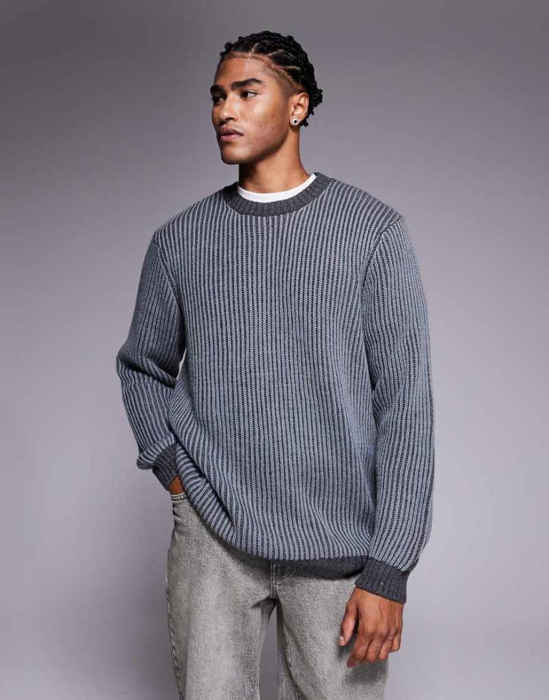 ASOS DESIGN - Locker geschnittener Pullover aus plattiertem Rippstrick in Grau mit Rundhalsausschnitt von ASOS DESIGN