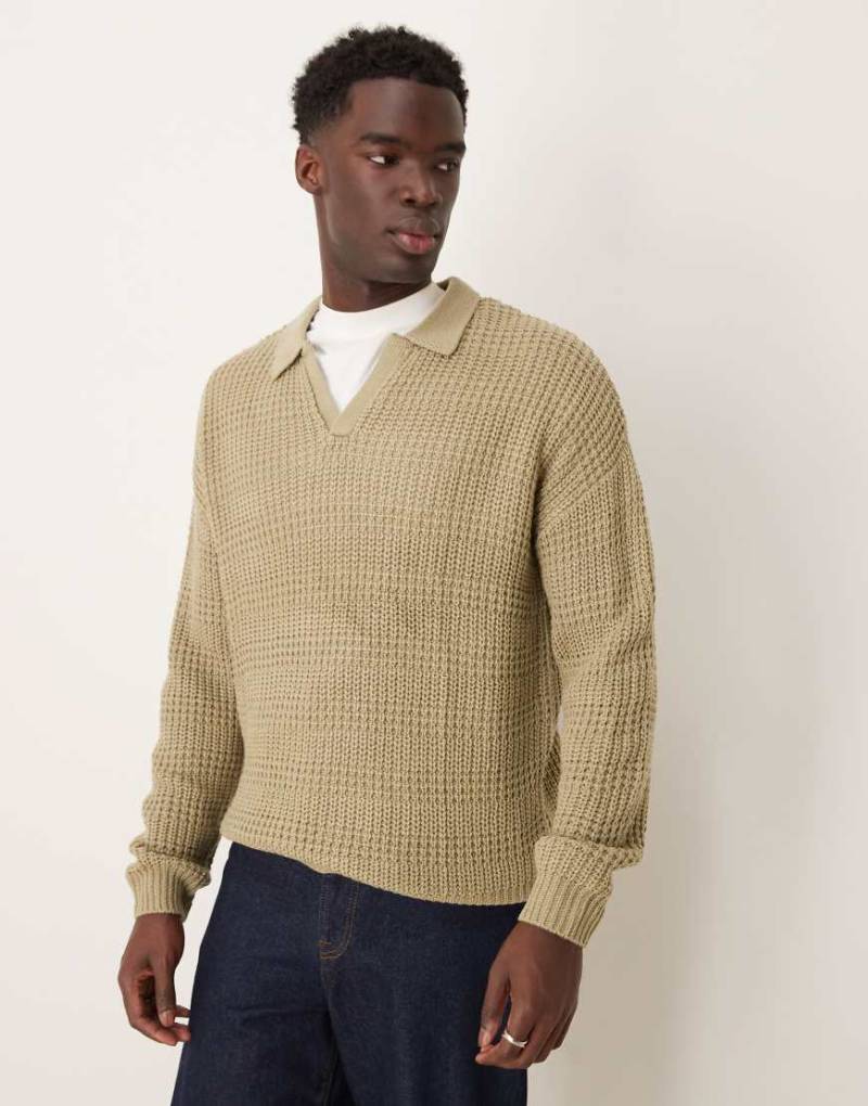 ASOS DESIGN - Locker geschnittener Pullover aus strukturiertem Strick in Salbeigrün mit Polokragen und eingekerbtem Ausschnitt von ASOS DESIGN