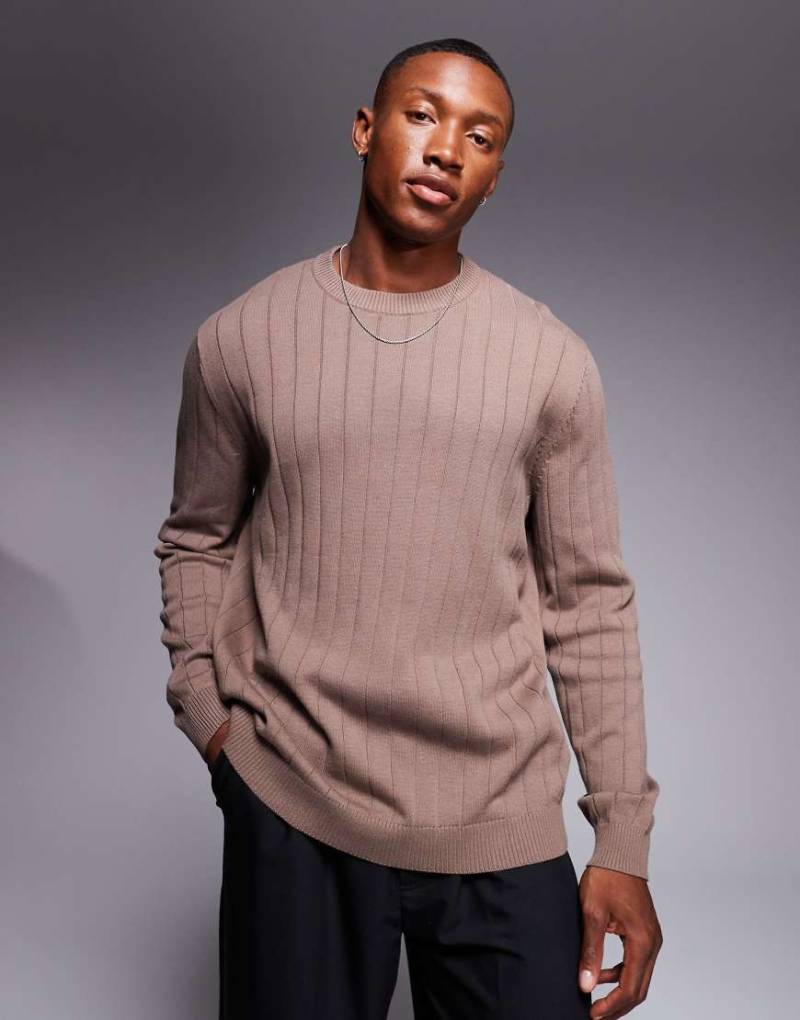 ASOS DESIGN - Locker geschnittener Strickpullover in Braun mit breiter Rippenstruktur von ASOS DESIGN