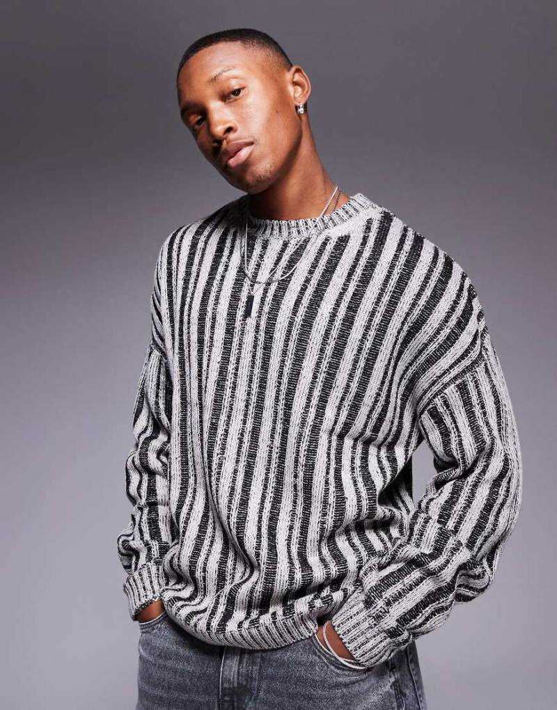 ASOS DESIGN - Locker geschnittener Strickpullover in Grau gestreift mit Rippenmuster von ASOS DESIGN