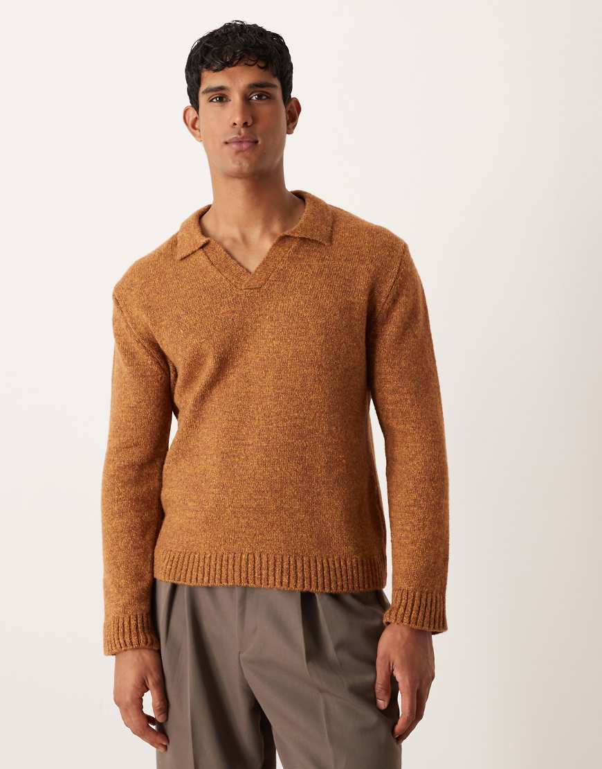 ASOS DESIGN - Locker geschnittener Strickpullover in Hellbraun mit eingekerbtem Ausschnitt-Brown von ASOS DESIGN