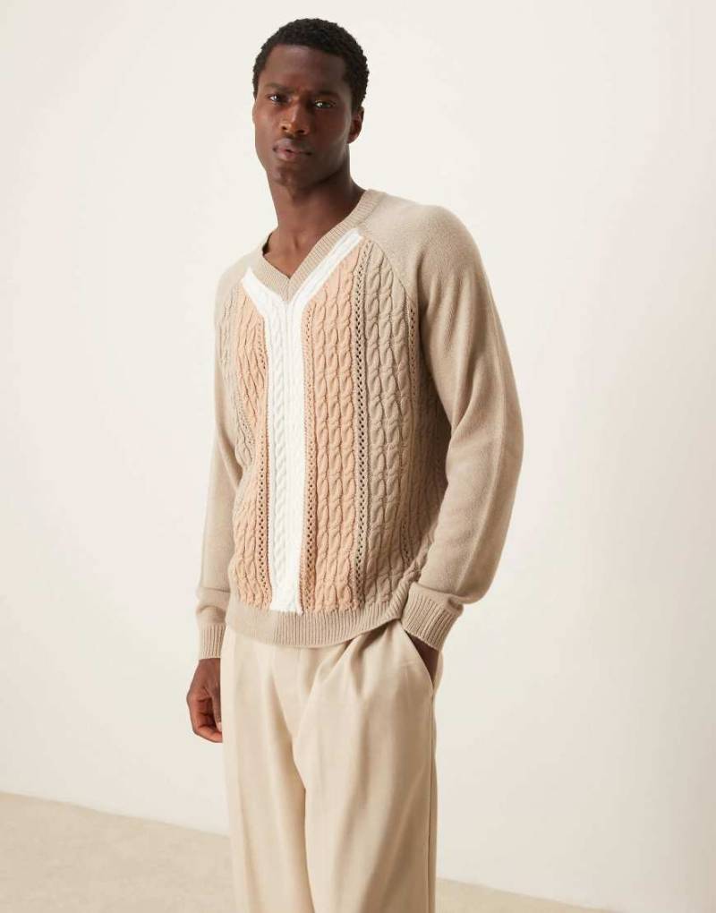ASOS DESIGN - Locker geschnittener Strickpullover in Steinbeige mit Zopfmuster-Braun von ASOS DESIGN